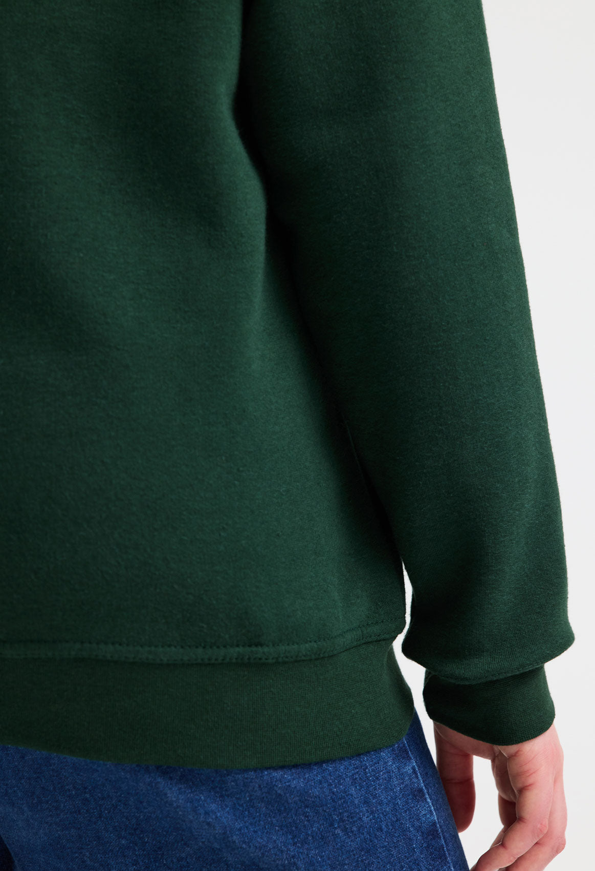 PREMIUM V-NECK SWEATSHIRT