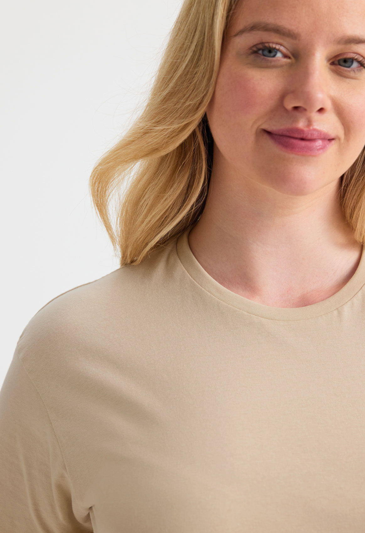 CLASSIC T-SHIRT
